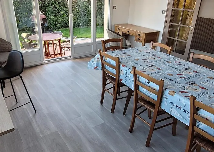 Oda ve Kahvaltı Omaha Vue Les Braves